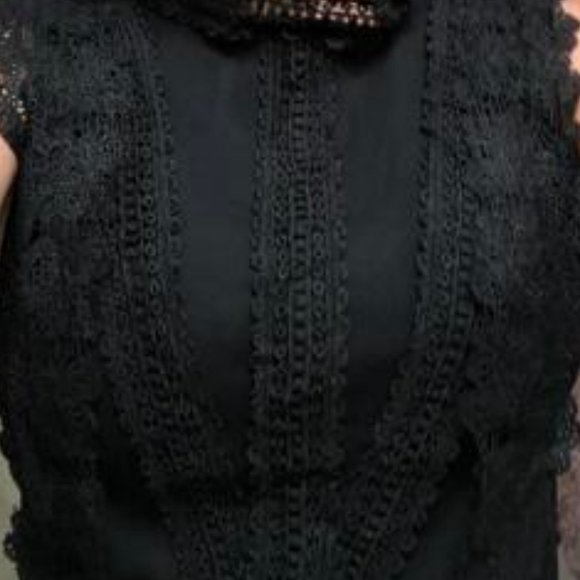 BOHO DOLLZ Contrast Lace Keyhole Back Tank Top - Picture 6 of 6